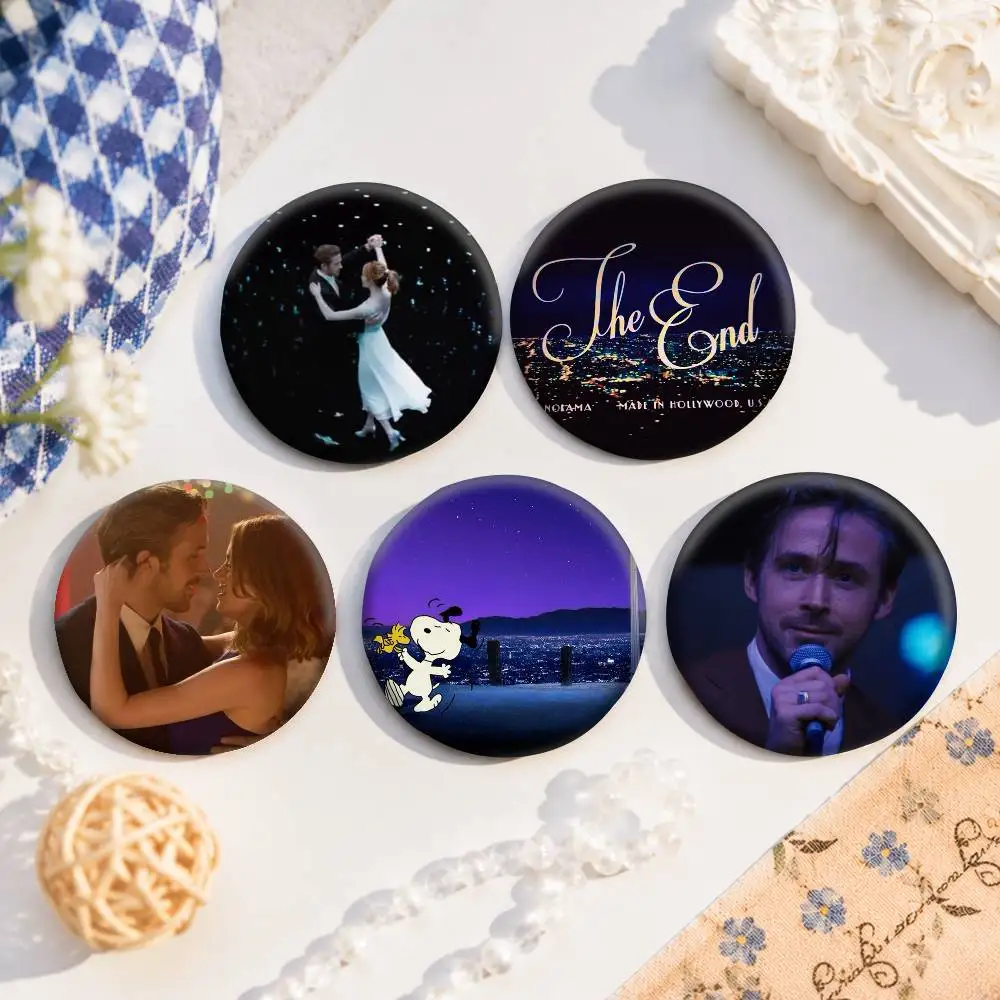 A-La La Land Cartoon Round Brooches On Backpack Jacket Acrylic Button Pins Collection Gifts