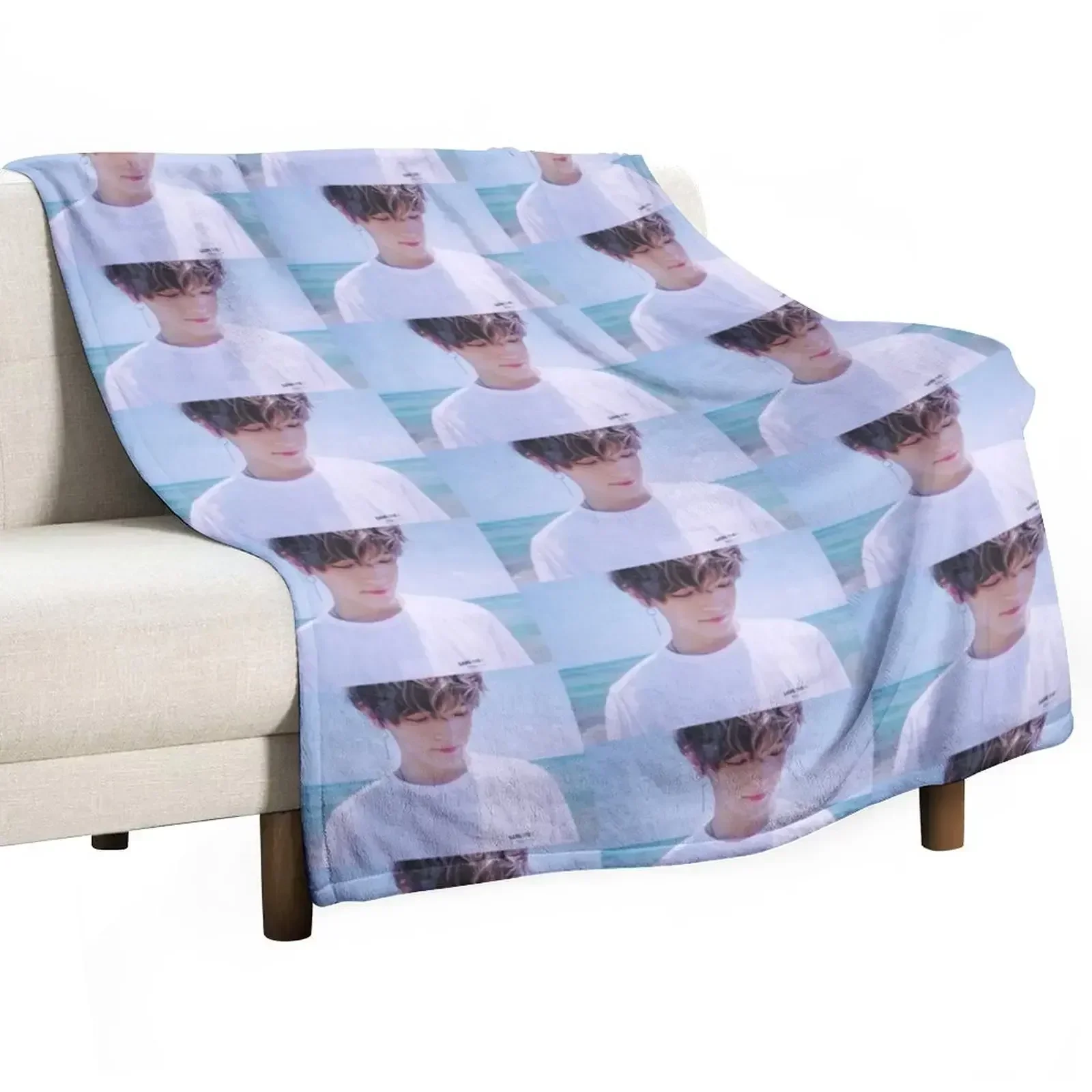 New ?Taeyong Throw Blanket Soft Plush Plaid Fashion Sofas Thin Blankets