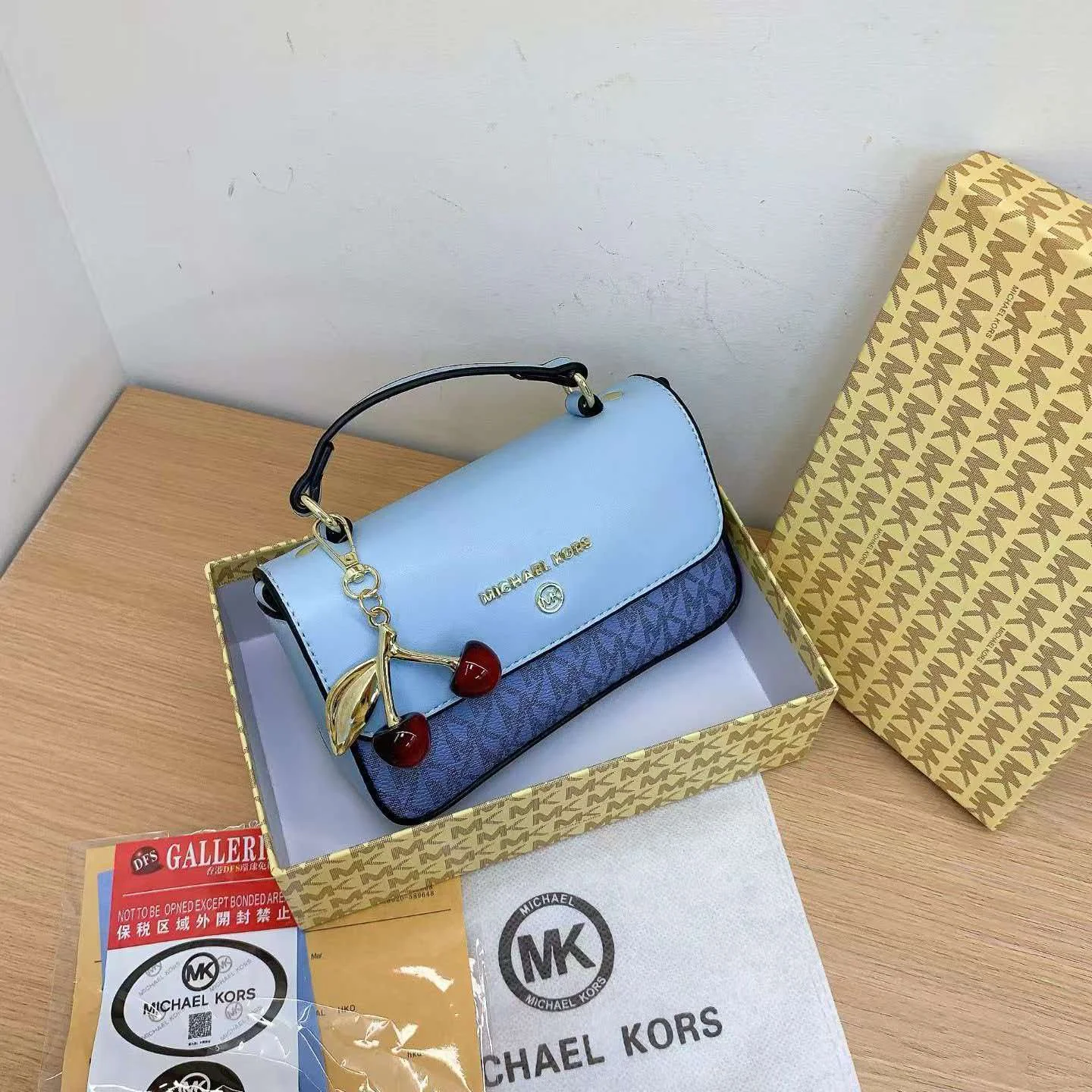 Brand New Michael Kors Women's Luxury Designer Shoulder Bag, Classic Crossbody Bag, High-Quality Stylish Handbag