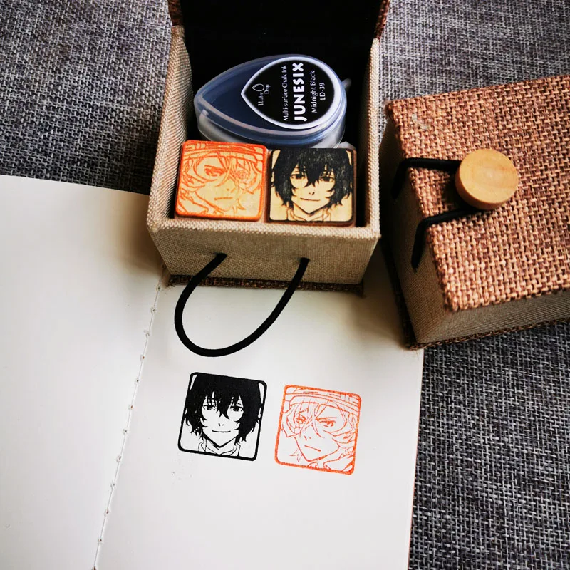 

Аниме Bungo Stray Dogs Dazai Osamu Nakahara Chuuya Косплей Голова Портрет Деревянная Печать Мультяшный Штамп Печатка Штамп Подарок