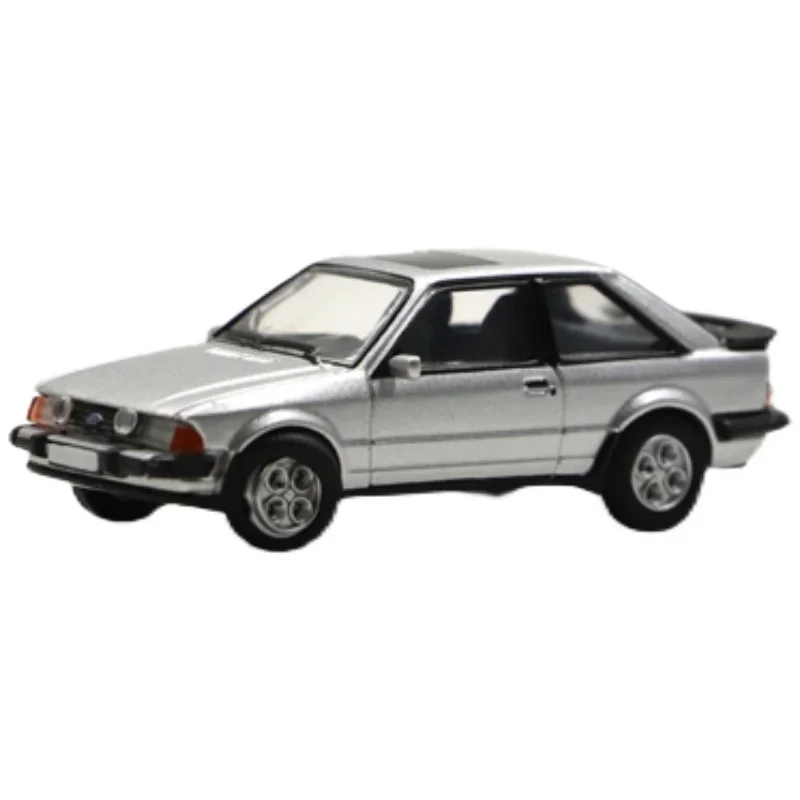 Resin 1:87 Ford Escort MK3 XR3 Car Model Adult Classic Collection Static Display Ornament