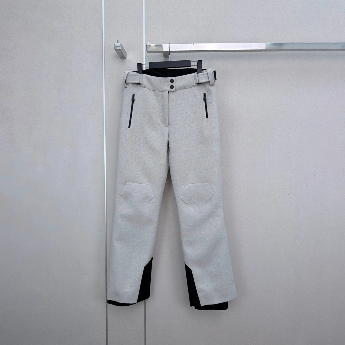 2026 high-quality women's waterproof, windproof, thickened outdoor functional horn pants26101682