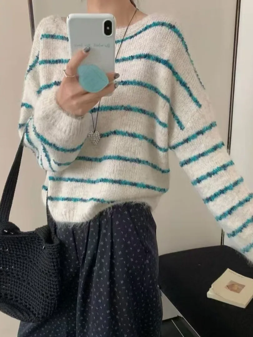 

Chic Knitted Cardigan Women's Thickened Autumn Winter Sweater College Style Striped Loose Fit Trendy Top for Teen Girls