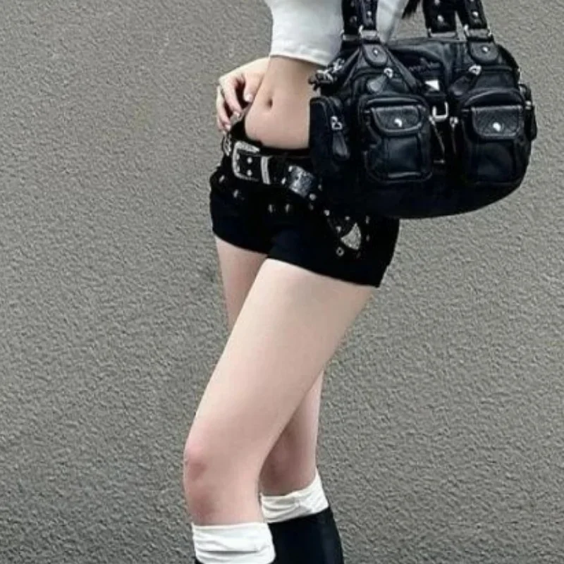 Y2K 펑크 블랙 로우 웨이스트 데님 핫팬츠 여성 여름 섹시 타이트 핫팬츠 아메리칸 배디 스타일 스터드 스트릿웨어 바지 신상