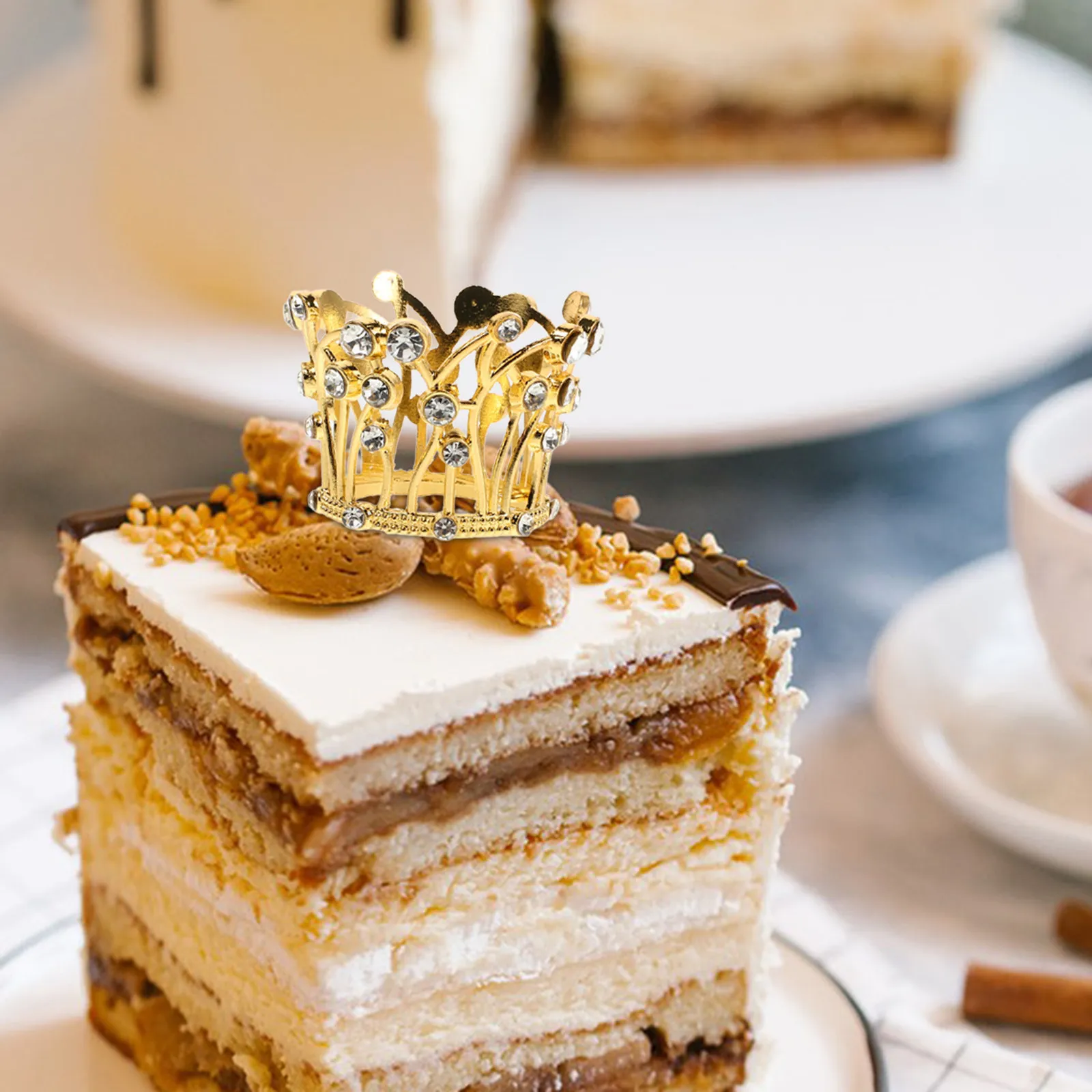 

Винтажная мини-корона для торта, ручной работы, из сплава с стразами, тиара для дня рождения, вечеринки, праздника принцессы, украшение для торта, цветочный букет