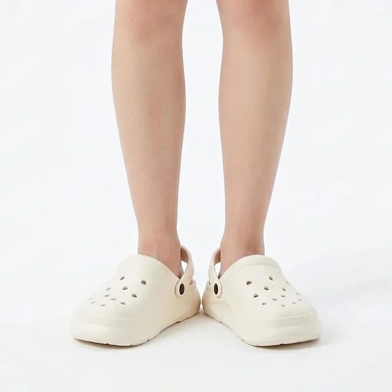 Damen- und Herren-Hausschuhe, Sommer, rutschfest, für Paare, hohl, mit geschlossener Zehenpartie, für drinnen und draußen, lässige Sandalen mit dicker Sohle für Erwachsene. – Detail 7
