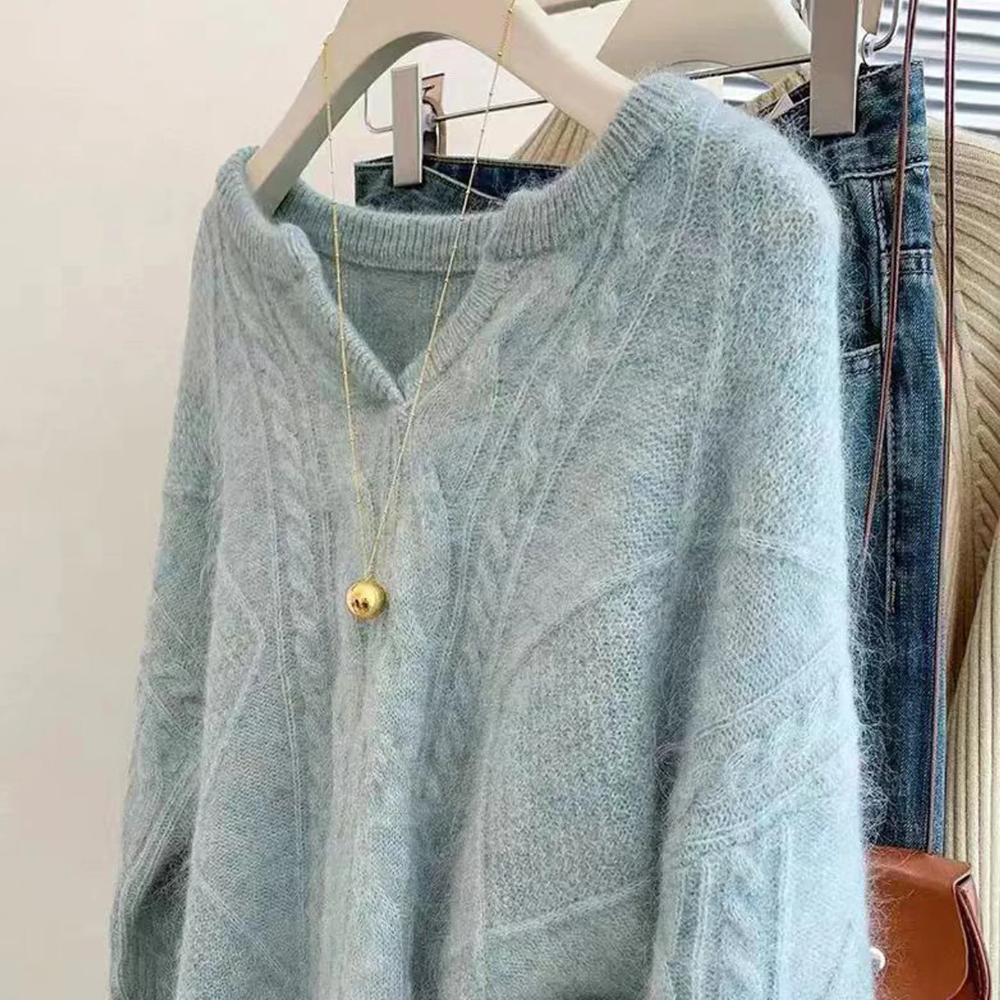 100% pure wool knitted sweater for women in autumn and winter 2026, loose and lazy style, V-neck sweater, long sleeved pullover