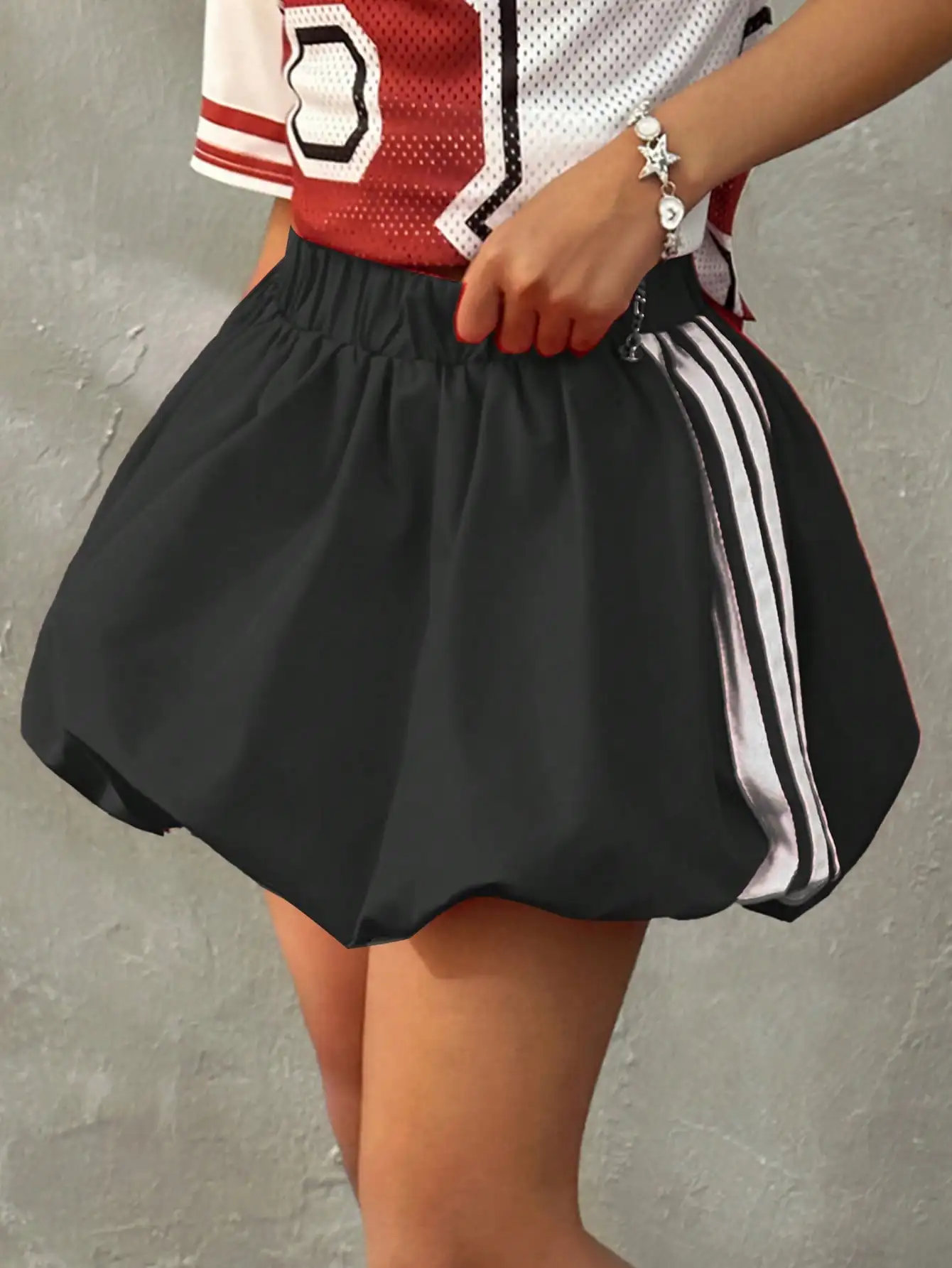 

Черная юбка-баллон с серебряными полосками, эластичная талия, спортивный уличный стиль для девочек