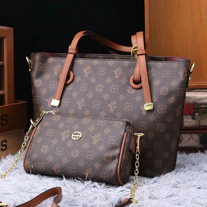 

Popular Women's Handbag In Genuine Leather, Classic Messenger Bag With Crossbody Strap, Elegant Luxury Brand Design