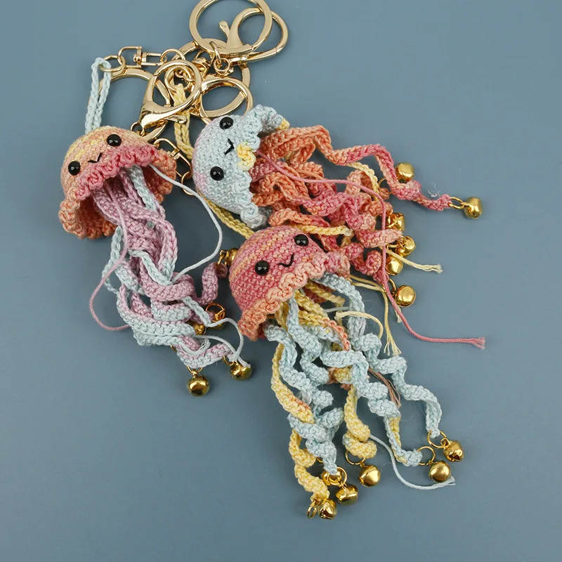 Kreativer Gehäkelter Quallen-Schlüsselanhänger Handgefertigter Gewebter Quallen-Anhänger Gestrickter Meeresfisch-Rucksackanhänger Liebevolles Geschenk – Detail 3
