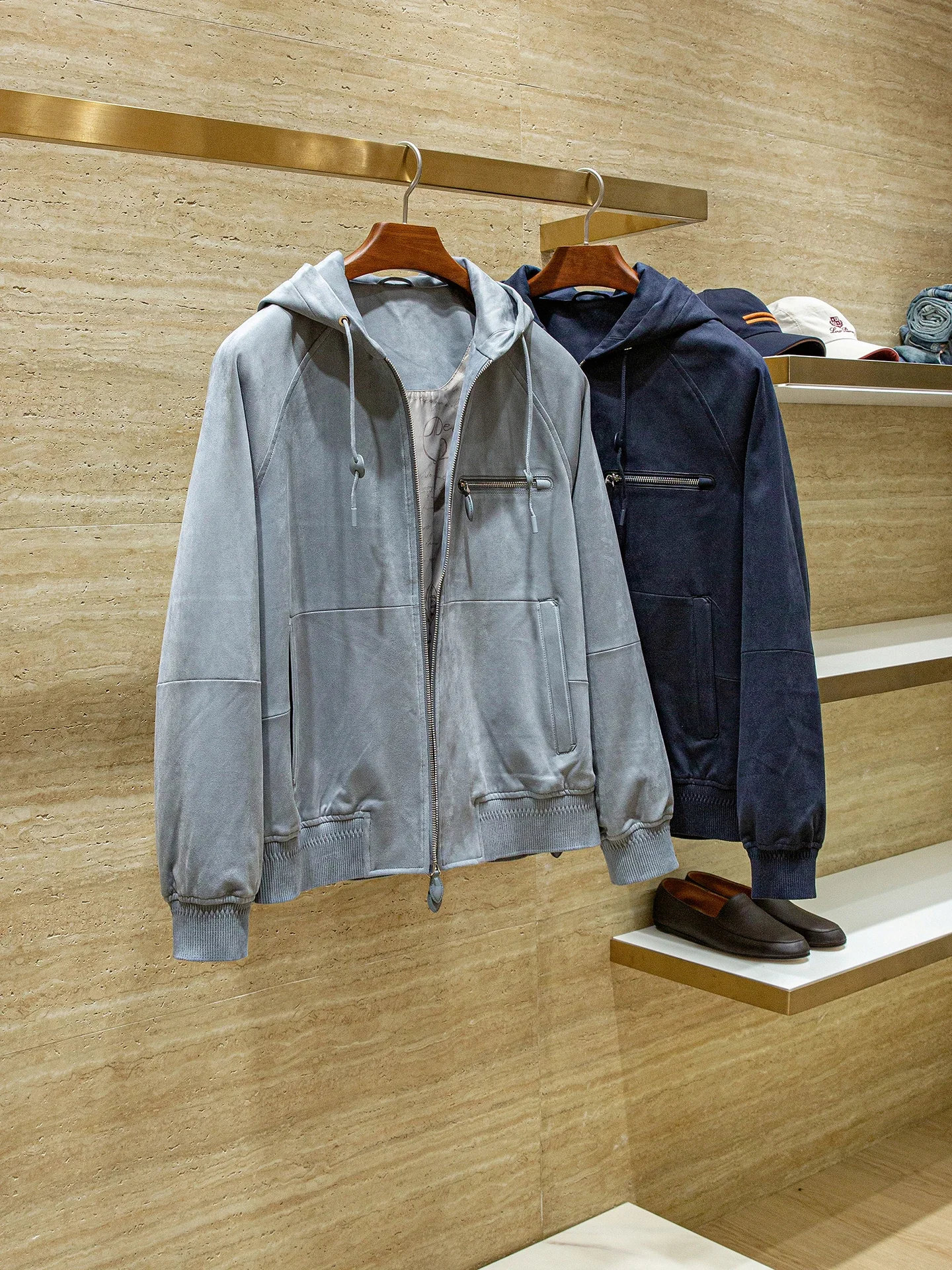 

Casual Hooded Jacket with Dyed Suede Fabric