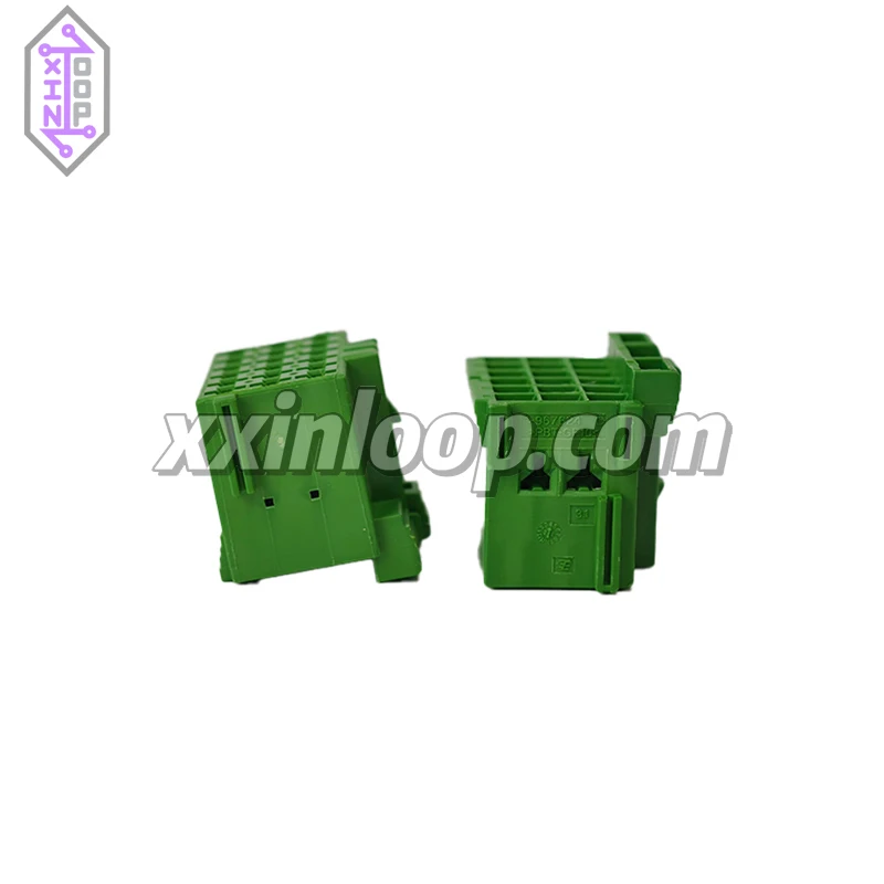 1-967624-3 18-موقف مؤقت الطاقة الصغير موصل سالب الإسكان 5.00 مللي متر الملعب 30 A غير مختوم سلك إلى سلك طاقة السيارات