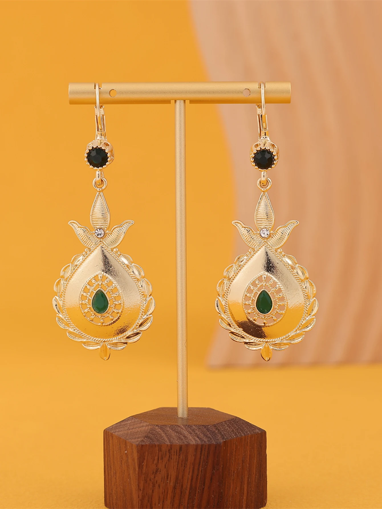 Moroccan Vintage Teardrop Dangle Earrings Hollow Rhinestone Inlaid Gold Tone Ethnic Wedding Party Drop Earrings for Women