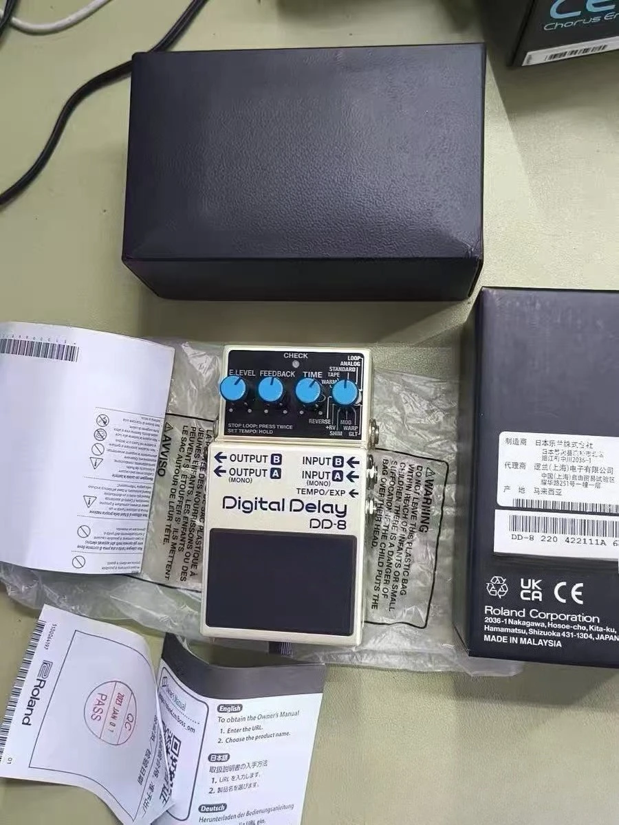 DD-8 Digital Delay Guitar Effect Pedal with Looper, Multiple Delay Modes for Electric Guitar Bass, Pre-owned