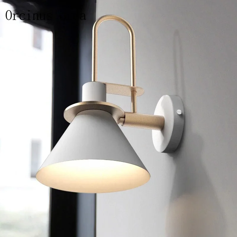 

Nordic personal creativity LED wall lamp living stairs aisle bedroom bedside lamp modern simple color horn wall lamp