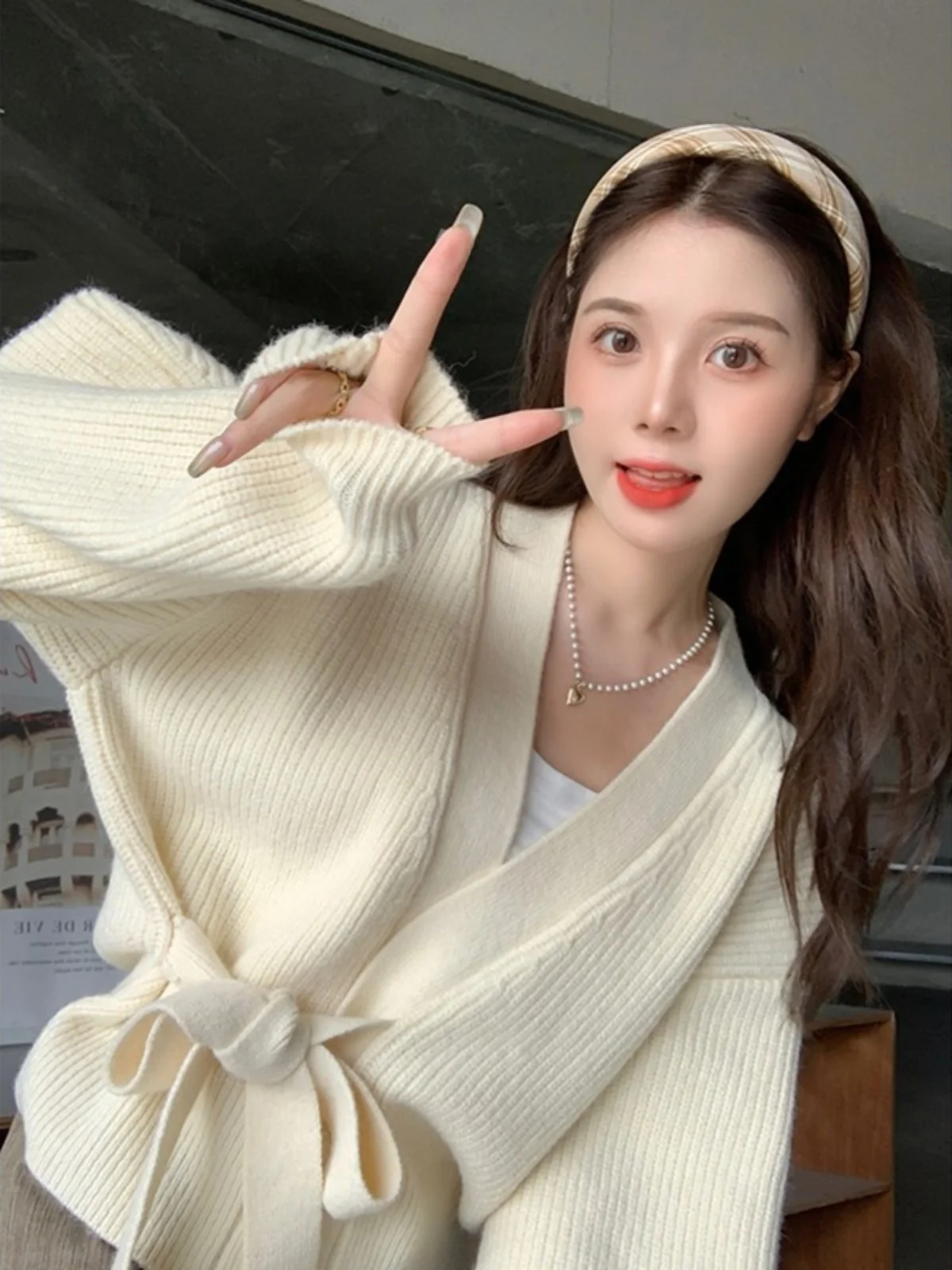 

Autumn 2023 Women's Knitted Cardigan with Belt Long Sleeve V-Neck Sweater Outerwear Lazy Style Knot Warmth Emitting
