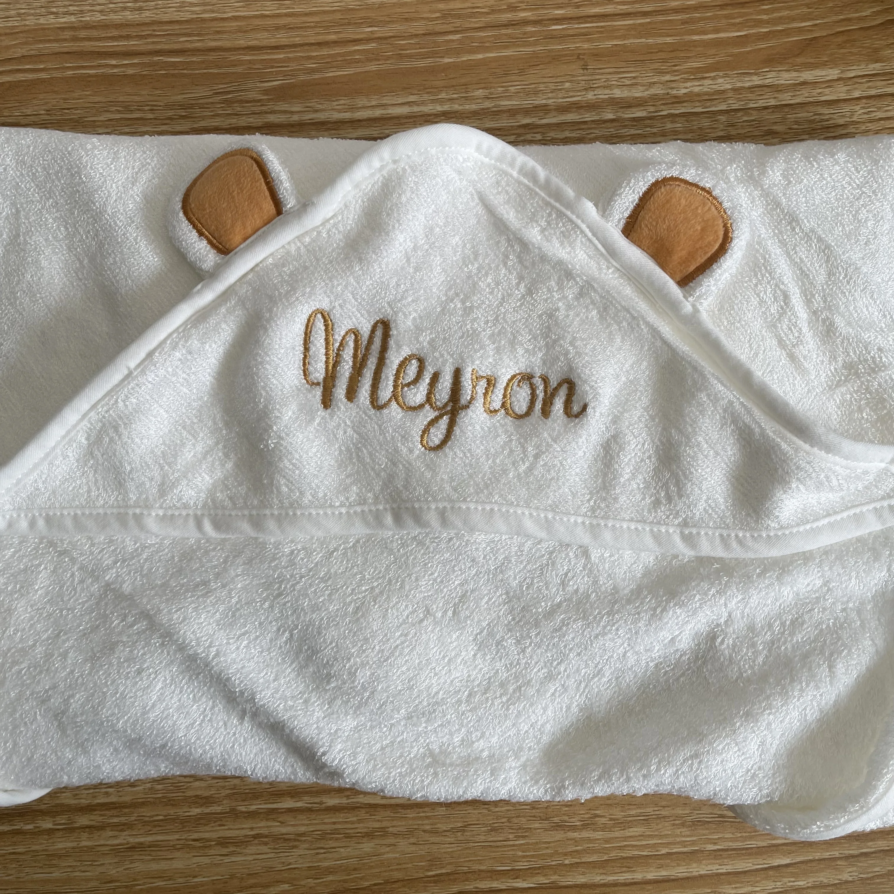 Newborn Gift Hat Cloak Wearable Bath Towel Personalized Baby Bath Towel for Boys and Girls Embroidered with Name Walking Blanket