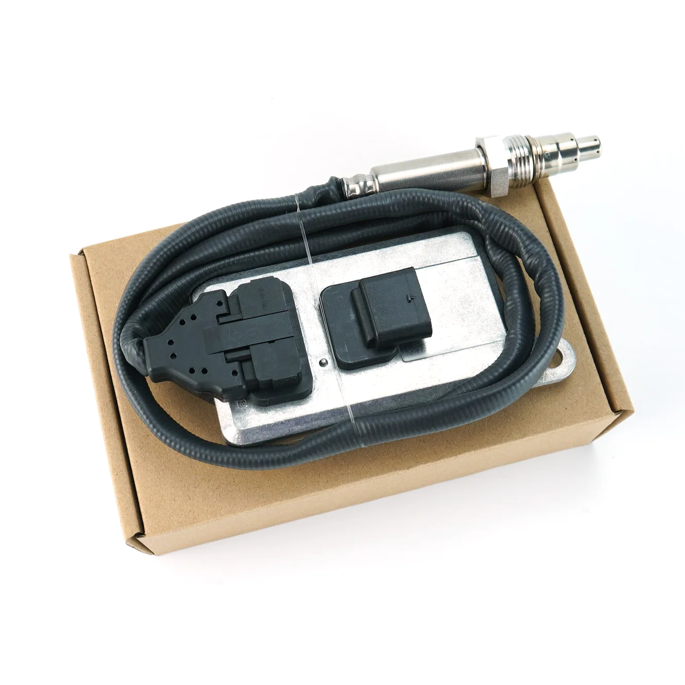 

5801754014 5WK96775A 5WK9 6775A 24V Nitrogen Oxygen Sensor 24V For IVECO Trucks Buses Diesel Exhaust Gas Detection Nox Sensor