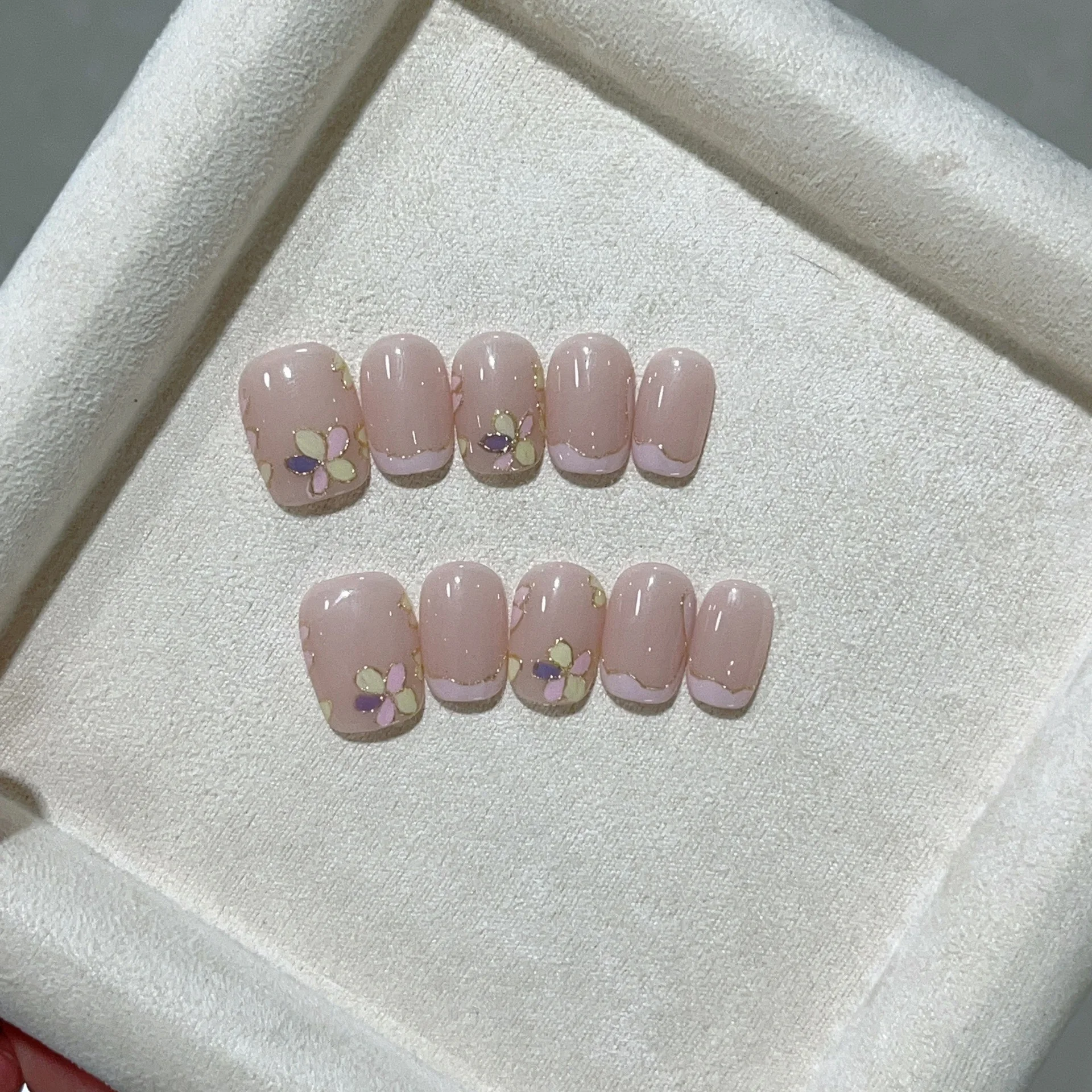 10Pcs Colorful Cat Eye Stick on Nails with Glossy Butterfly Design Shiny Round Short Nails Handmade Starry False Nails Reusable