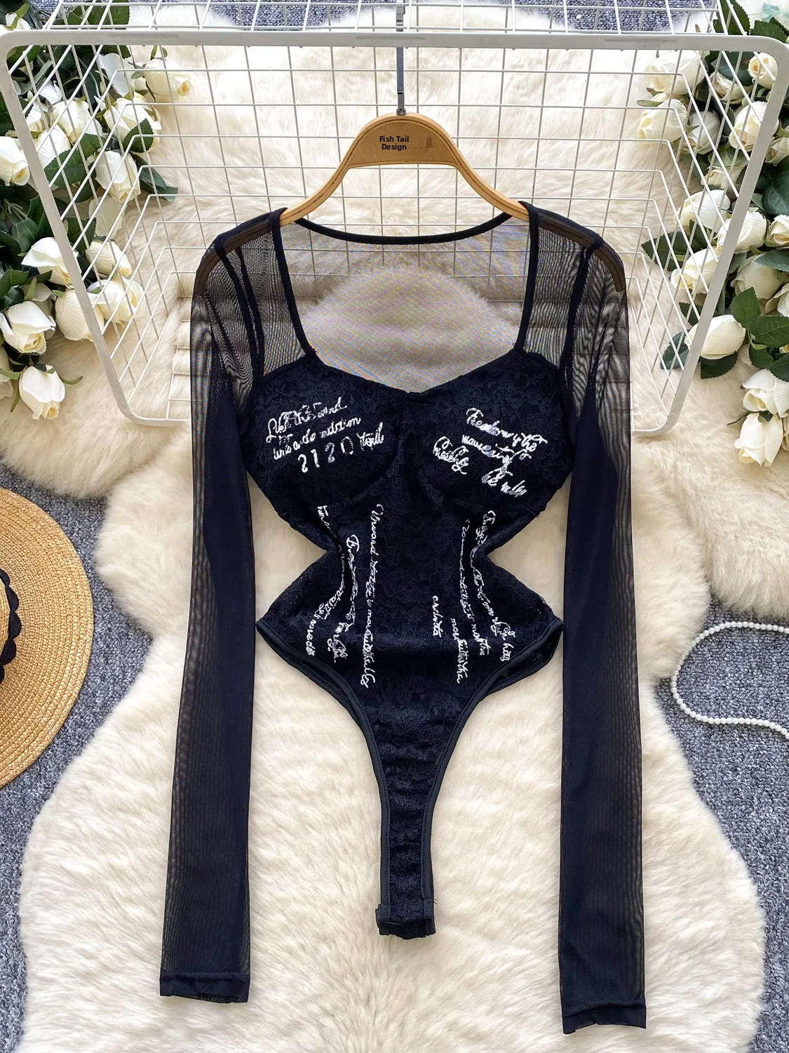 スパイシーなレタープリントワンピーススーツ レディース メッシュレース 細見え 美しいアウターウェア ベースシャツ ハイウエストショートパンツ