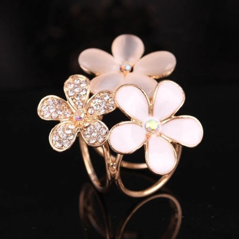 Fashion Flowers Brooch Scarf Buckle Bouquet Crystal Rhinestone Scarf Clips for Women Jewelry