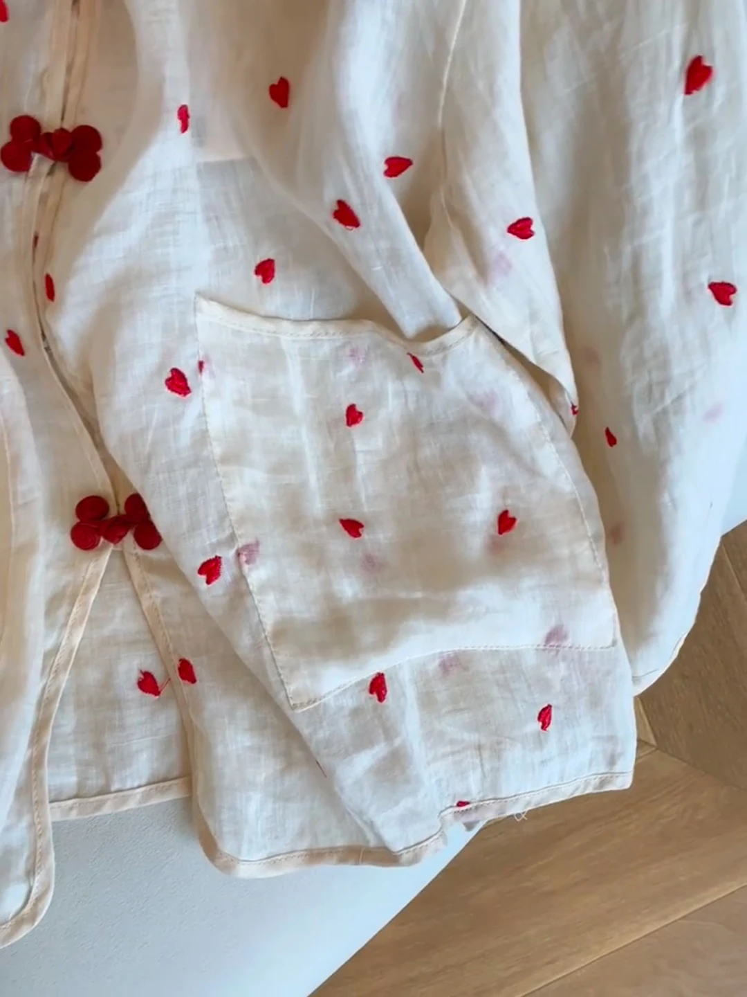 신상 중국 스타일 달콤한 하트 자수 버튼 루즈핏 슬림핏 여성용 브이넥 긴팔 캐주얼웨어