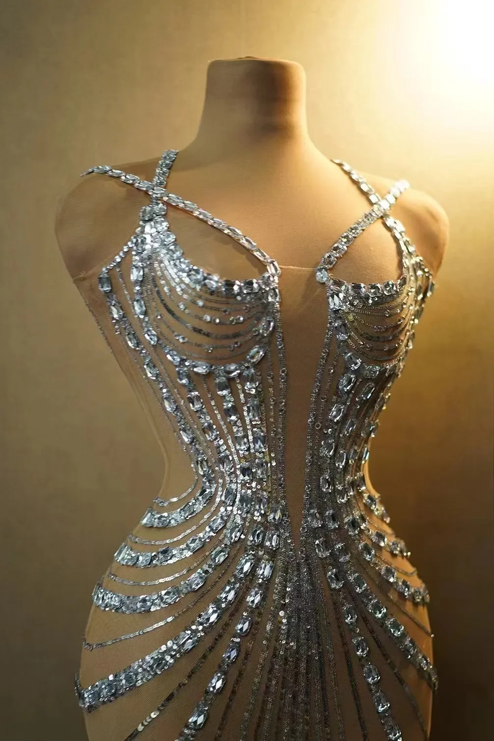Elegante traje de fiesta de noche para mujer, traje de actuación de cantante, vestido de noche de lentejuelas con diamantes de agua brillante de malla Sexy