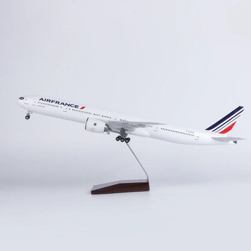 47CM 1/157 Scale B777 Aircraft Air France Airlines Model W Light and Wheel Landing Gear Plastic Resin Plane Toy F Collection