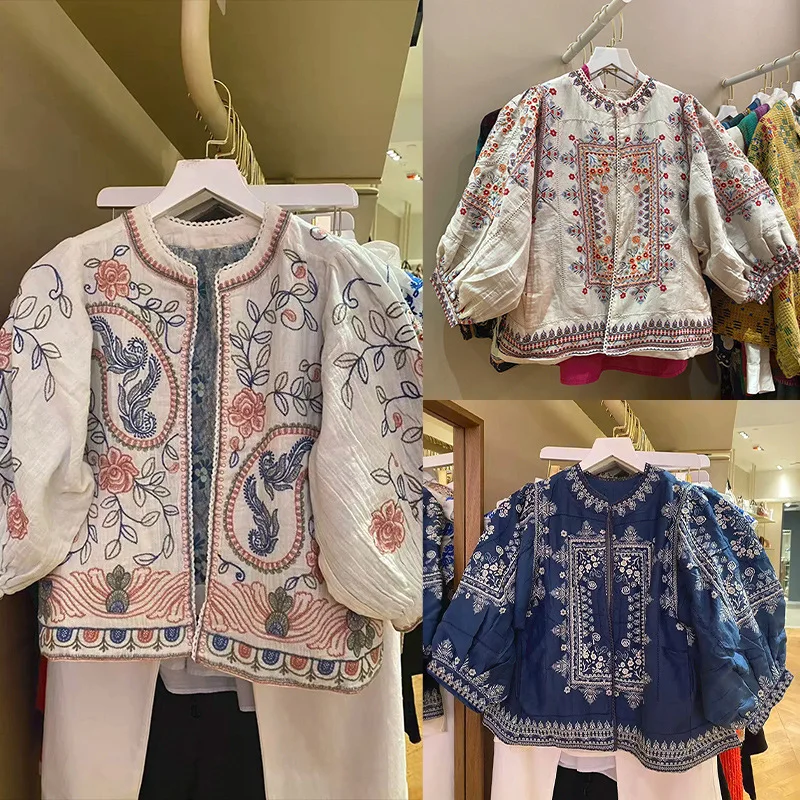 Damska, elegancka, ciepła zimowa bluzka vintage z haftem, rękawami trzy czwarte i okrągłym dekoltem.