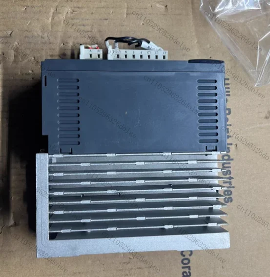 1pcs US200 Series 750w Servo Drive US200-75A-2 Test OK