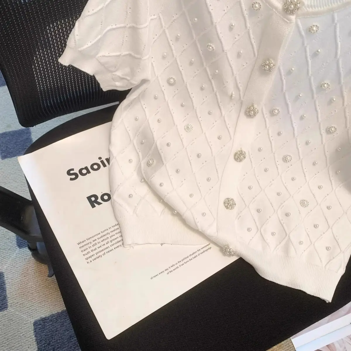 Vintage Beaded Slim Knit Cardigan Women White Knit Shirt Summer V-neck Pearl Button Thin Short-sleeved Tops High-end Design Coat