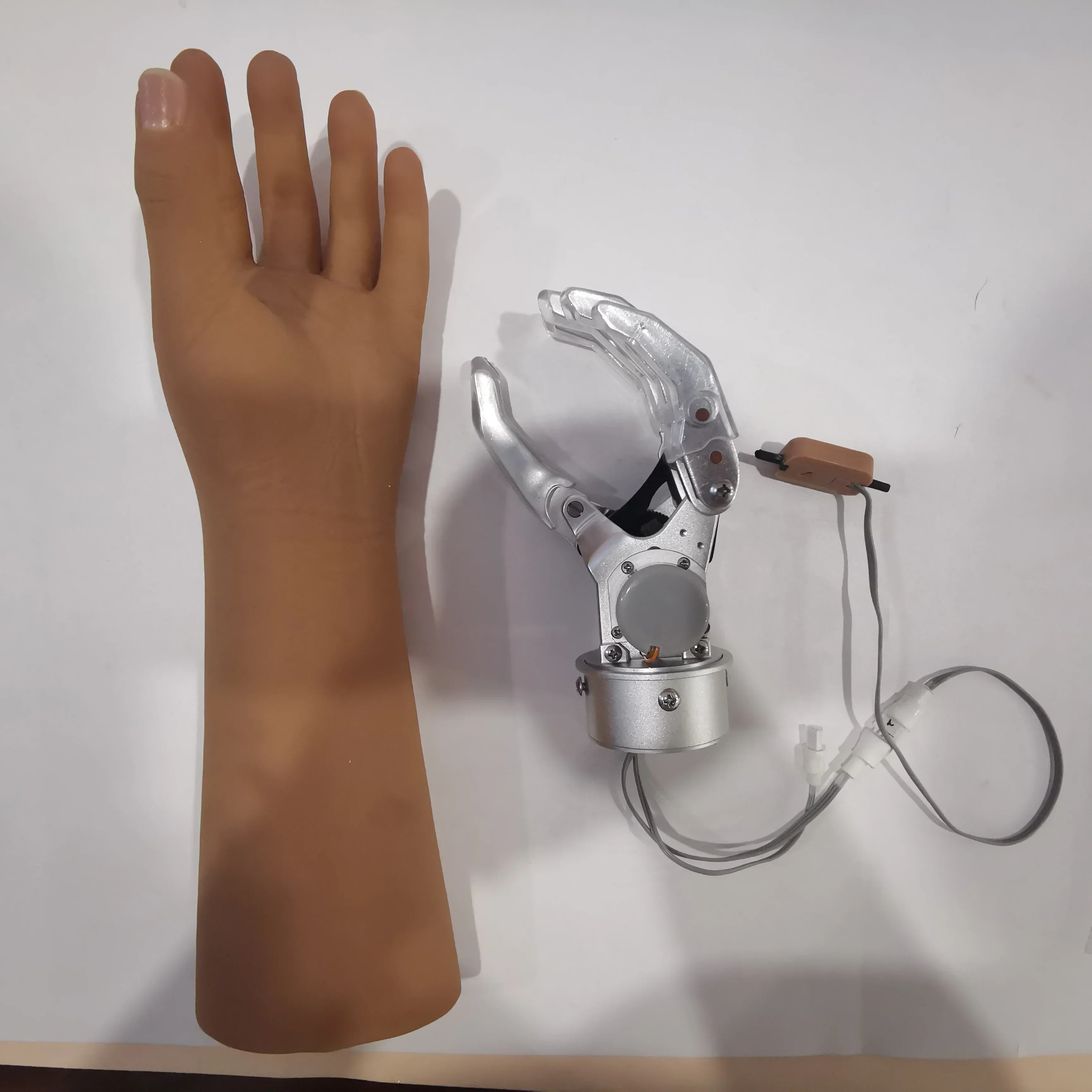 artificial limb arm prosthesis Finger movable myoelectric hand prosthetic hand with   silicone hand cover