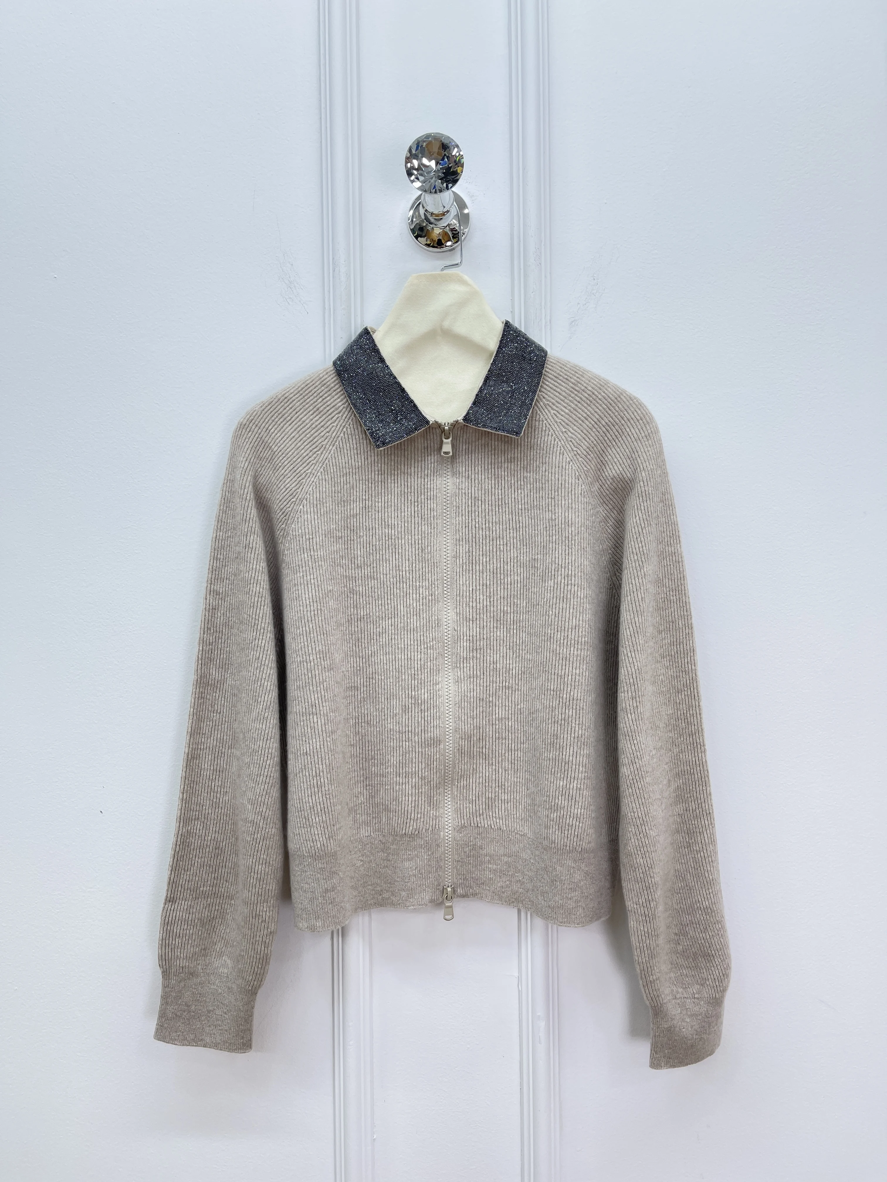 

Женский осенне-зимний новый шерстяной вязаный свитер с воротником рубашки и длинными рукавами 2025 года, тяжелый топ из бисера