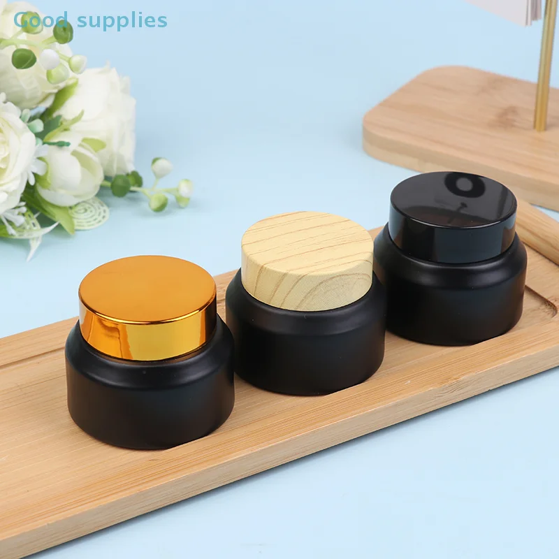 Szklane pojemniki kosmetyczne z pokrywkami 15/30/50g, podróżne puste szklane słoiczki na próbki do makijażu, peelingu do ust, balsamu, balsamów, próbki