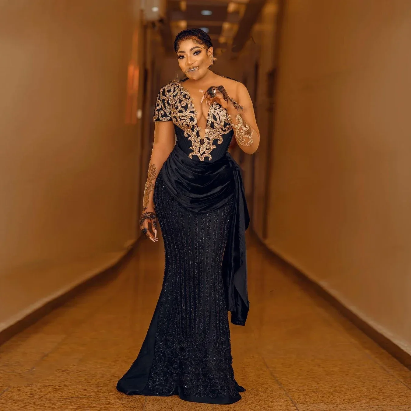 Vestido de novia Formal de manga larga transparente con cuello en V, lujoso vestido de baile con calcomanía de cristal de encaje de sirena negro, personalizado