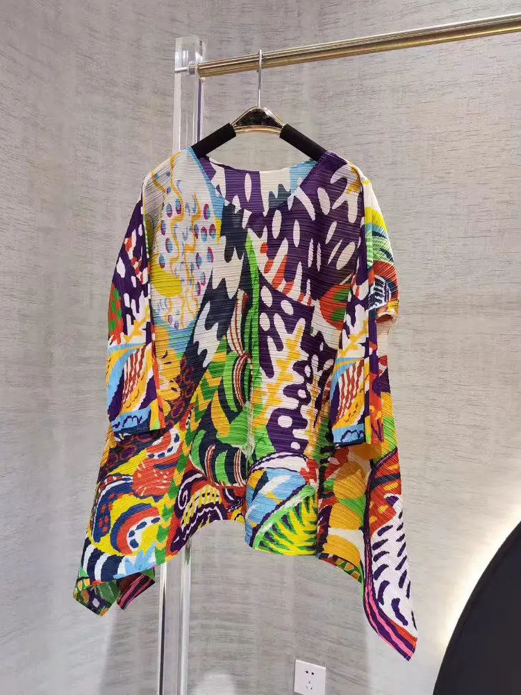 Irregular Oversized Women T-shirt with Geometric Pattern Print Fashion Comfortable and Breathable Stretch Fabric Female Top