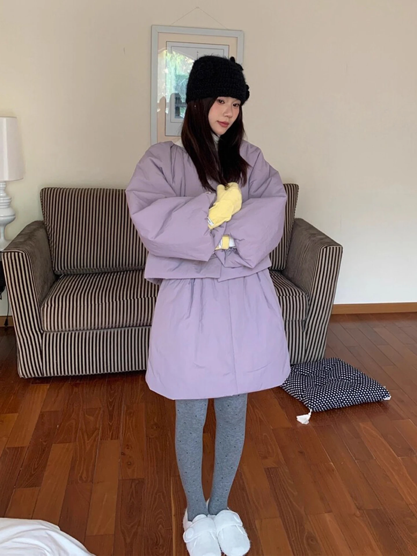 Clothland المرأة أنيقة وسادة مبطنة دعوى طويلة الأكمام معاطف سميكة التنانير الصغيرة أبيض أسود الإناث الشتاء قطعتين مجموعة TA720 #2