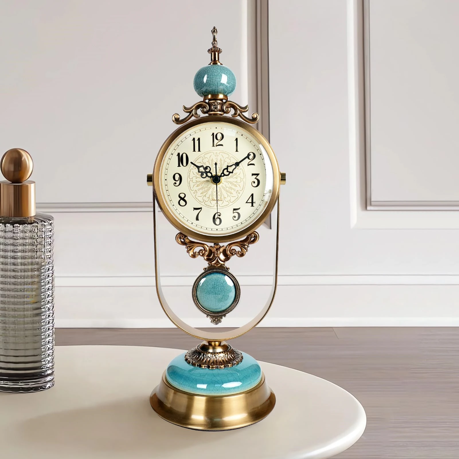 American Vintage Desk Clock with Pendulum Luxury Living Room Bedroom Office Silent Decorative Table Clock Battery Operated Clock