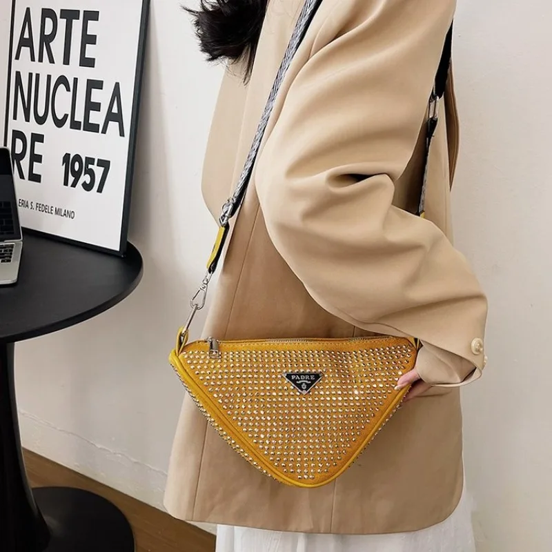 Bolsa de ombro leve feminina Bolsa crossbody compacta para viajar e explorar novos lugares