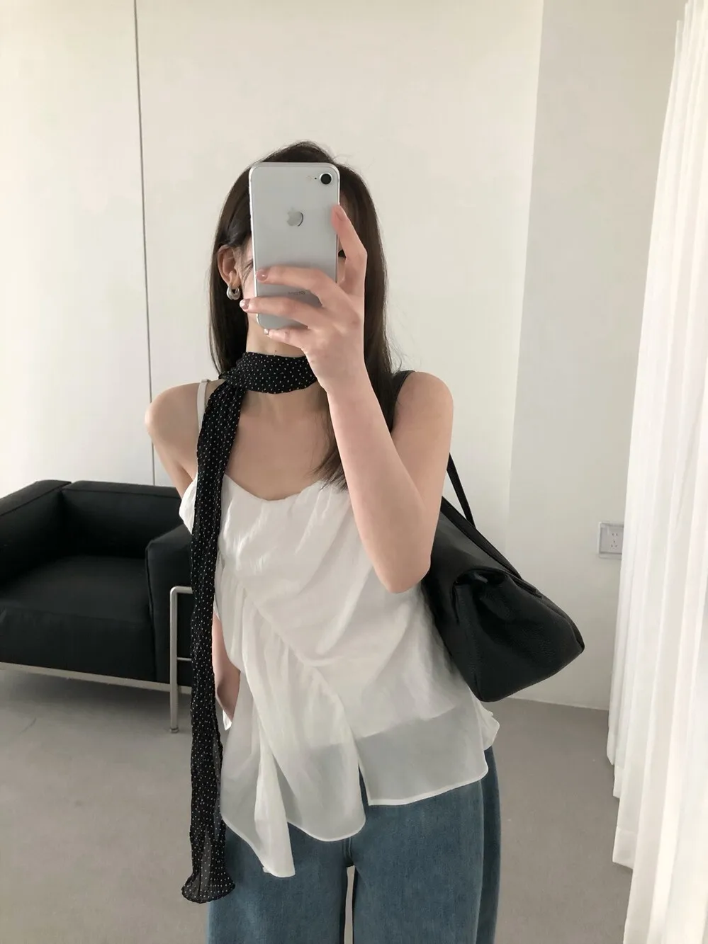 

Lilian Seven Meter RAYON Skin-friendly Korean Style Sleeveless Slimming Adjustable Shoulder Strap Small Shirt A9448