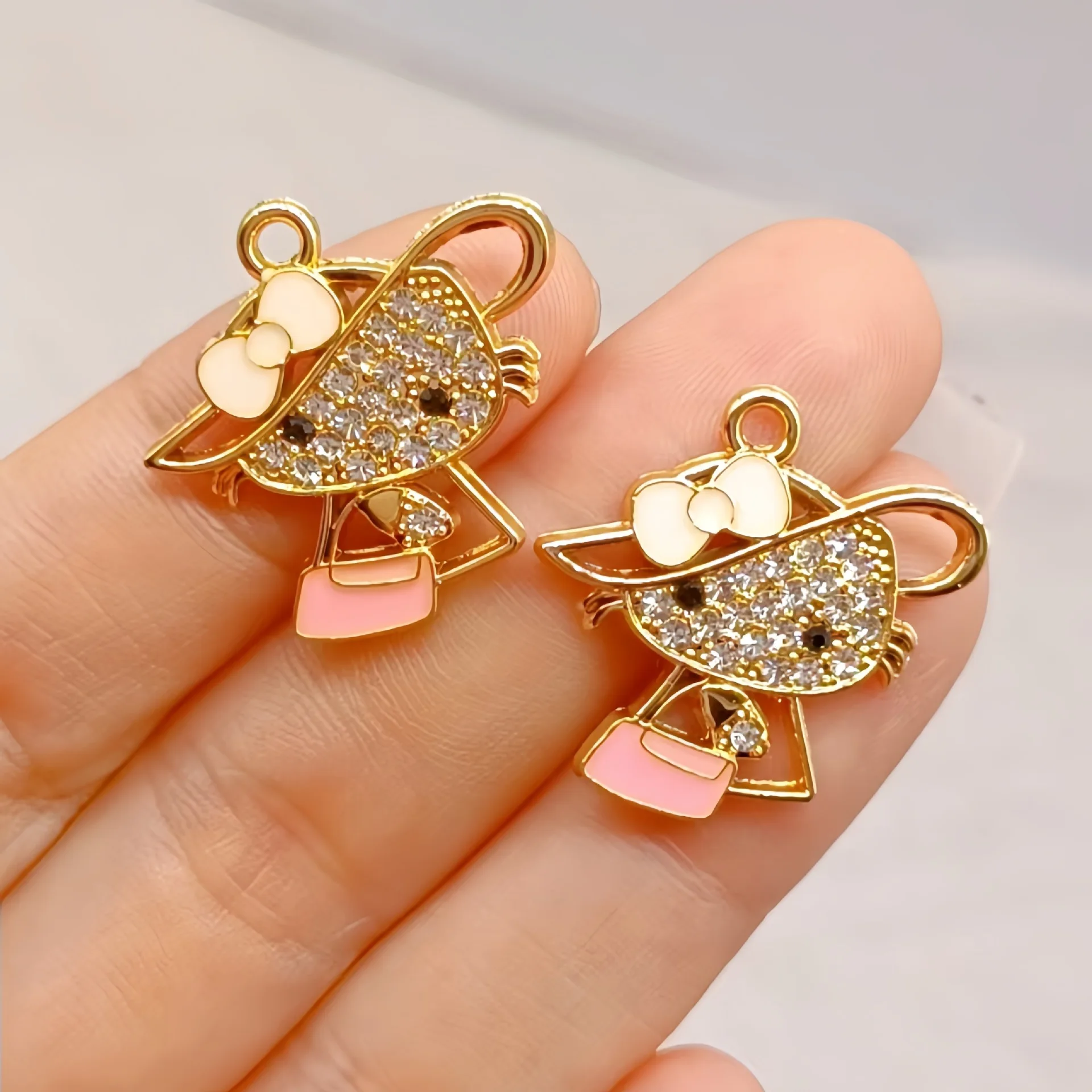 

10pcs Hello Kitty Accessories Anime Kawaii Cartoon Women Clothing Backpack Crossbody Bag Decoration Doll Toy Girl Gift Wholesale