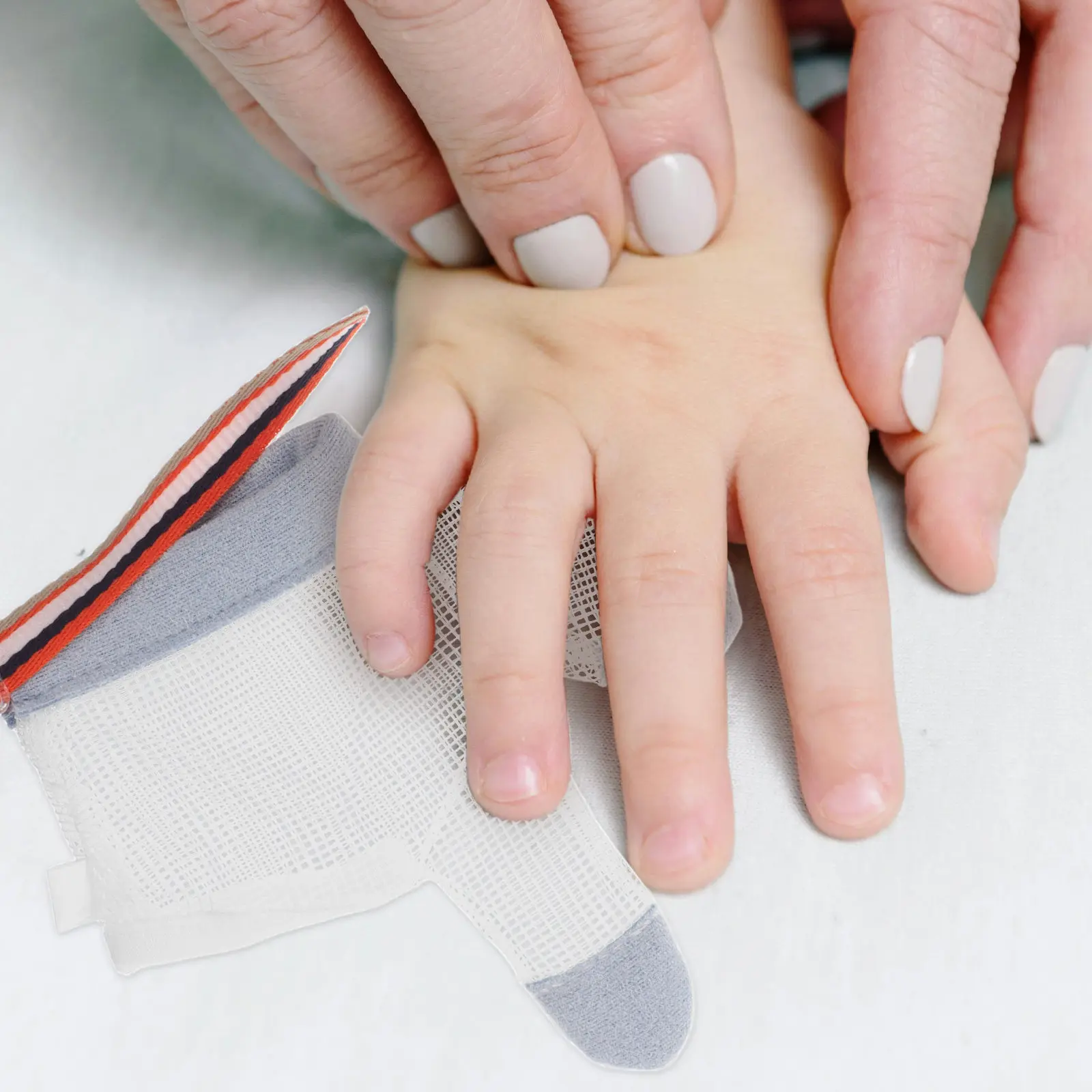 Anti bite Gloves Kids Thumb Sucking Guard Thumb Sucking Guard Stops Nail Biting Durable Reusable Cleanliness Solution