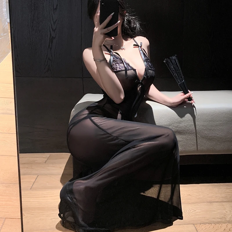 Seksowna długa sukienka, erotyczna bielizna, prześwitująca koronkowa sukienka, namiętna pokusa, uniform biurowy, uniform do flirtowania, obcisły strój do klubu nocnego.