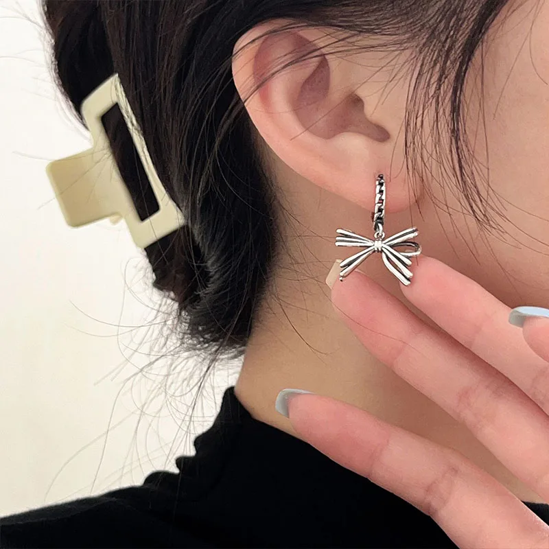 

Retro Bow Earrings Women's 925 Sterling Silver Small Design Sense Luxury Premium Earrings Fashion Versatile Jewelry Gift