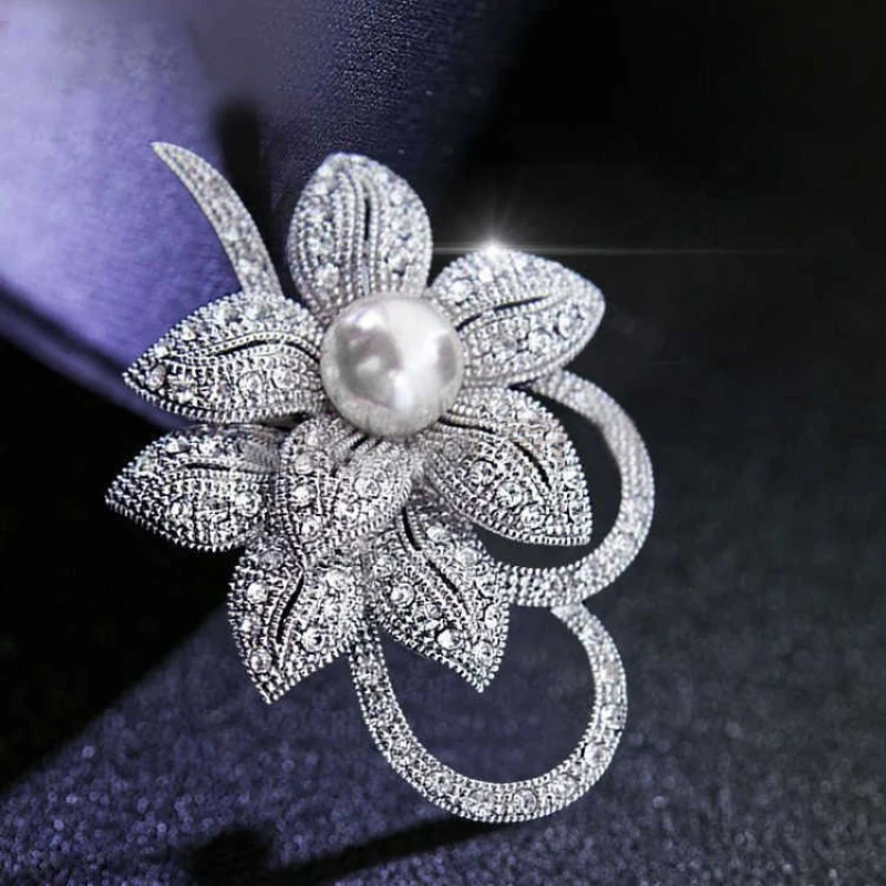 Luxury Fashion Elegant Faux Pearl Flower Brooches Pins For WomenGirls Gorgeous  Decor  Wedding Banquet Garment Ornament Gifts