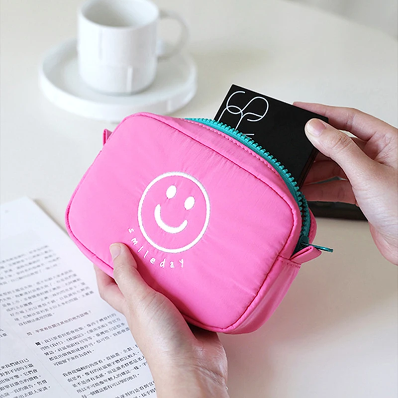 Bolsa de cosméticos con cara sonriente, organizador de almacenamiento portátil de viaje con cremallera, bolsas de servilletas sanitarias, bolsa de almacenamiento de ratón USB, regalo creativo