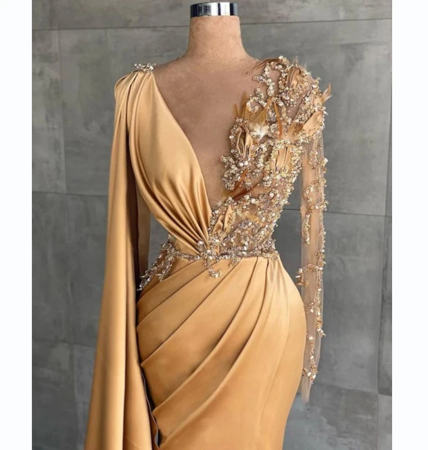 Vestido dourado lindo com decote em v para mulheres, pena de cristal, vestido de lantejoula, manga longa sereia de fenda, comprimento do chão, vestido de festa