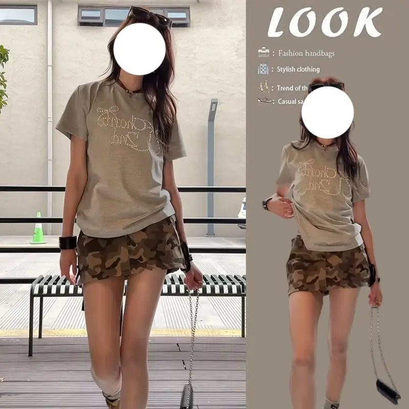 

Комплект из двух предметов: топ и юбка в стиле камуфляж, вдохновленный корейскими драмами, красивый летний новый женский модный костюм