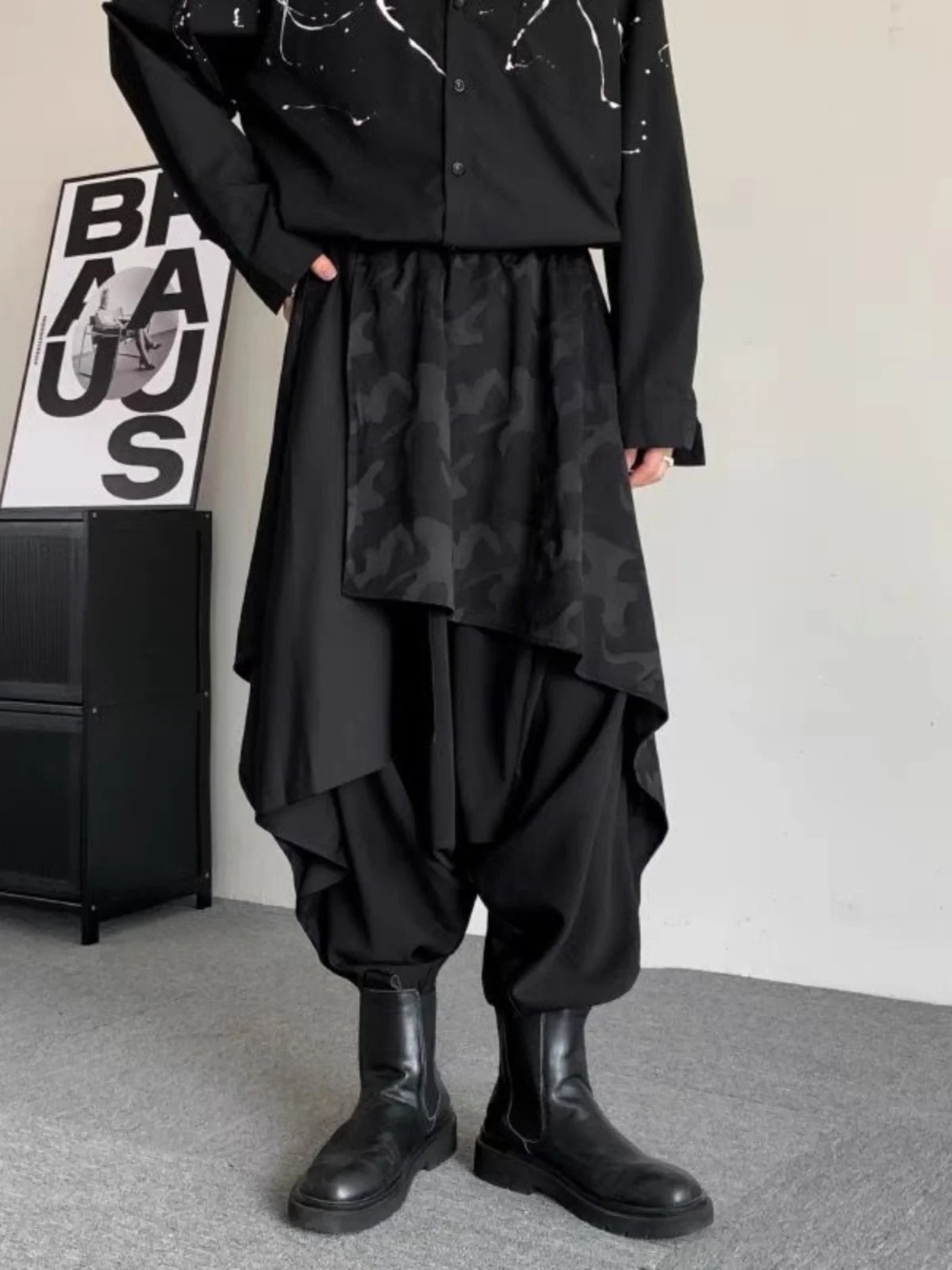 Black Samurai Asymmetrical Cuffed Harlan Pants Men's Dark Design Sensation Fake Two-Piece Skirt Pants Casual Loose Fit Autumn...
