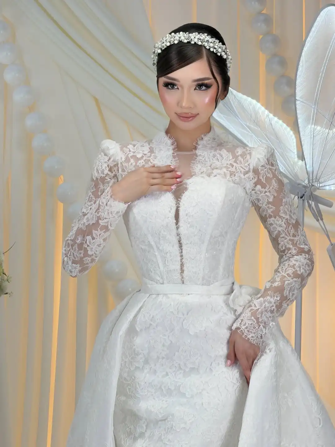 Luxurious Lace Mermaid Wedding Dress with Detachable Overskirt, High Neck Long Sleeve Customized Amanda Novias Official